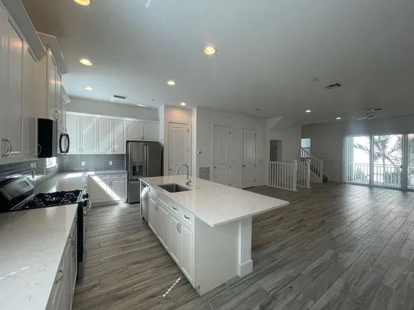 $4,700 | 8086 Hobbes Way, Palm Beach Gardens, FL 33418