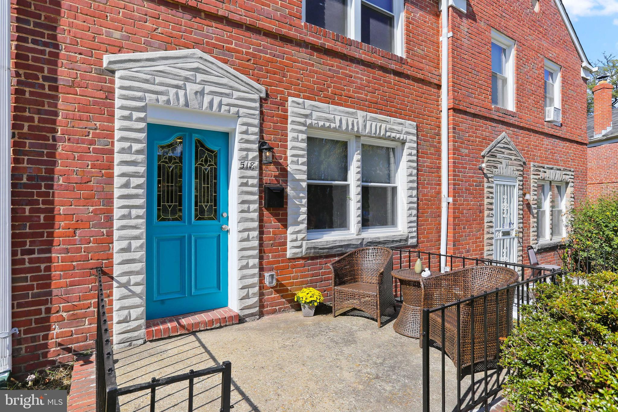 518 Random Road Baltimore, MD 21229 - Photo 5 of 56 Welcoming front porch