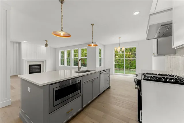 $599,900 | 1401 Ravenwood Drive, Mahomet, IL 61853