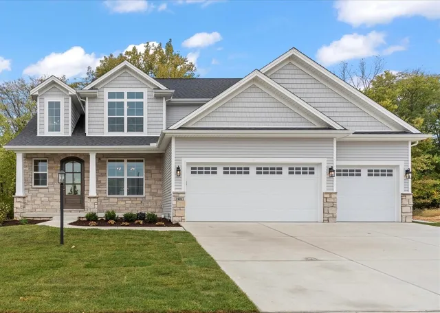 $599,900 | 1401 Ravenwood Drive, Mahomet, IL 61853