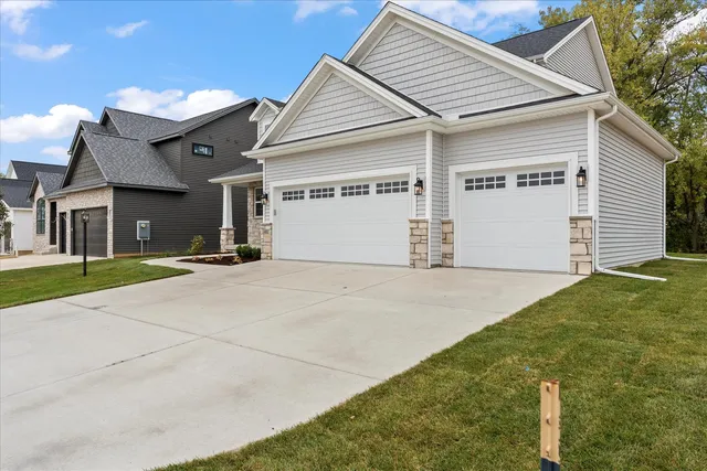 $599,900 | 1401 Ravenwood Drive, Mahomet, IL 61853