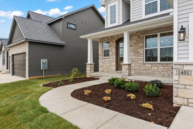 $599,900 | 1401 Ravenwood Drive, Mahomet, IL 61853