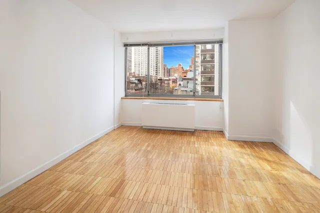 $825,000 | 401 East 84th Street, Unit 5D | Upper East Side