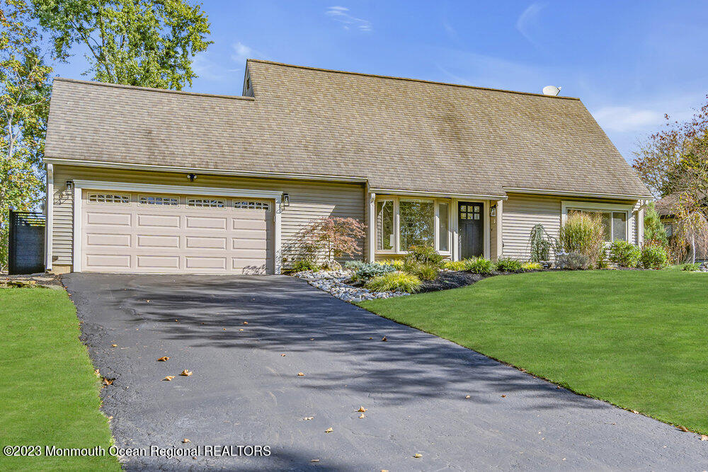 8 Hillside Road Manalapan, NJ 07726 - Photo 4 of 59 a view of house and front view of house