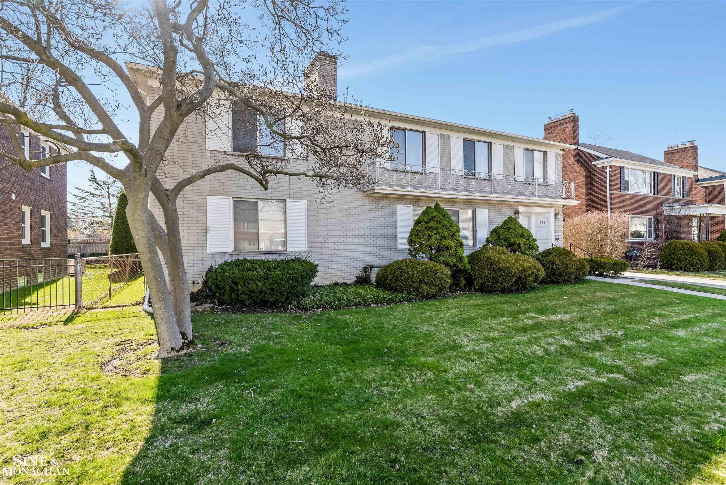 779 Harcourt Road Grosse Pointe, MI 48230 - Photo 2 of 32