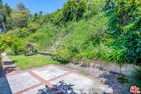 $1,895,000 | 260 North Bundy Drive, Los Angeles, CA 90049