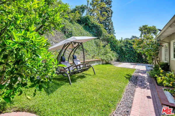 $1,895,000 | 260 North Bundy Drive, Los Angeles, CA 90049