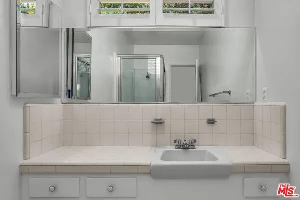 $1,895,000 | 260 North Bundy Drive, Los Angeles, CA 90049