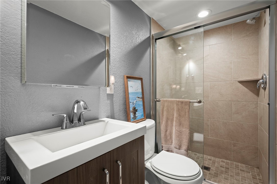 830 Oriole Way, Unit 7 Incline Village, NV 89451 - Photo 23 of 29 Guest bath