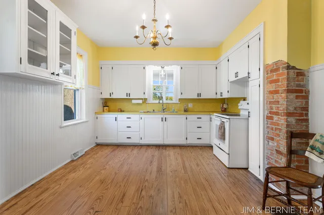 $389,900 | 5014 136th Avenue, Hamilton, MI 49419