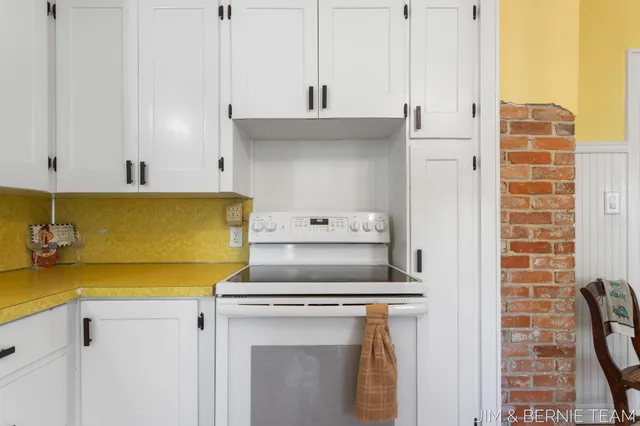 $389,900 | 5014 136th Avenue, Hamilton, MI 49419