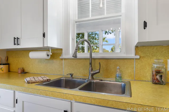 $389,900 | 5014 136th Avenue, Hamilton, MI 49419