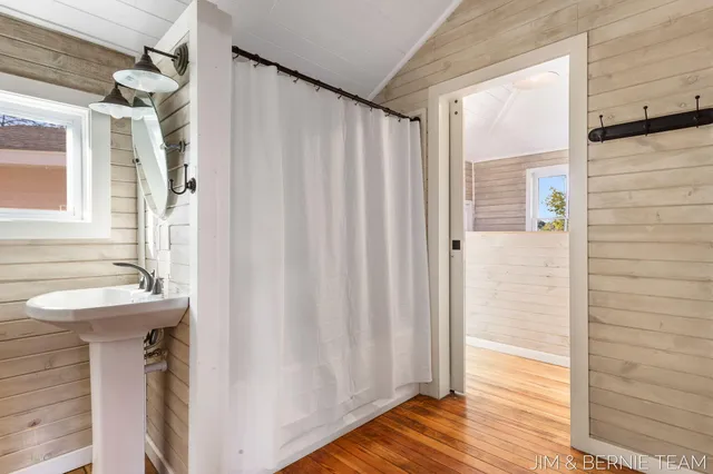 $389,900 | 5014 136th Avenue, Hamilton, MI 49419