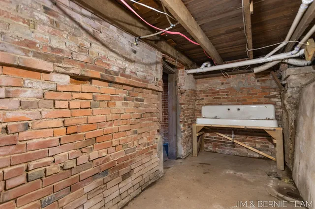 $389,900 | 5014 136th Avenue, Hamilton, MI 49419