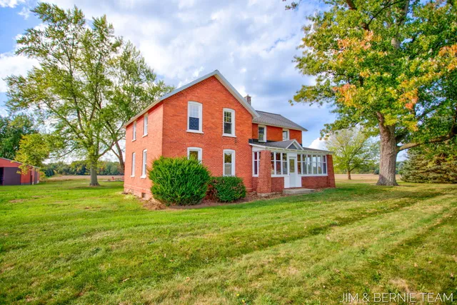 $389,900 | 5014 136th Avenue, Hamilton, MI 49419