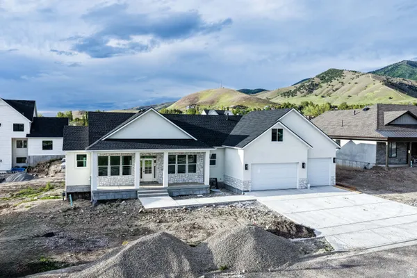 $879,941 | 859 East 130 North, Hyde Park, UT 84318