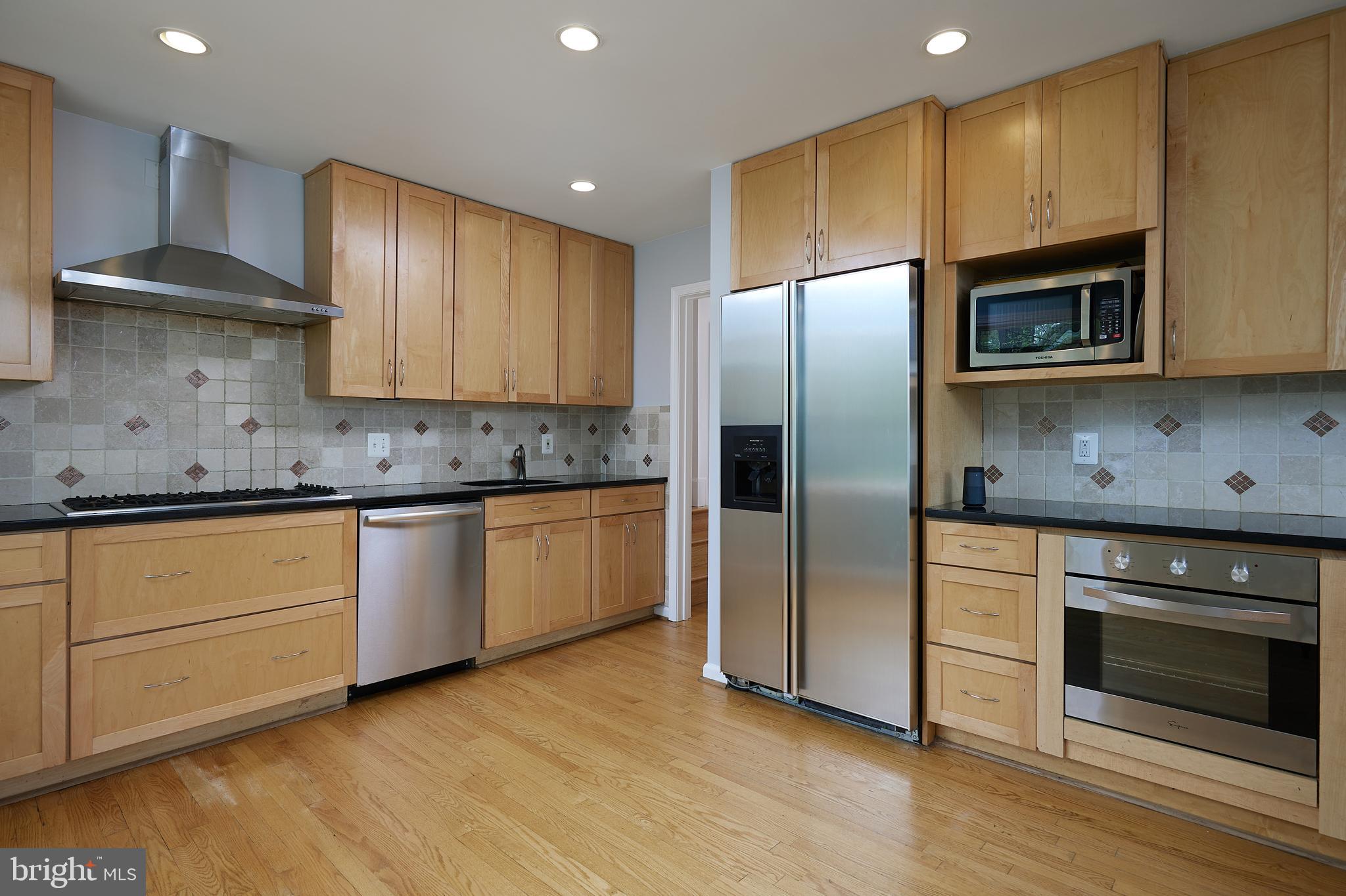 7209 Marbury Road Bethesda, MD 20817 - Photo 11 of 36