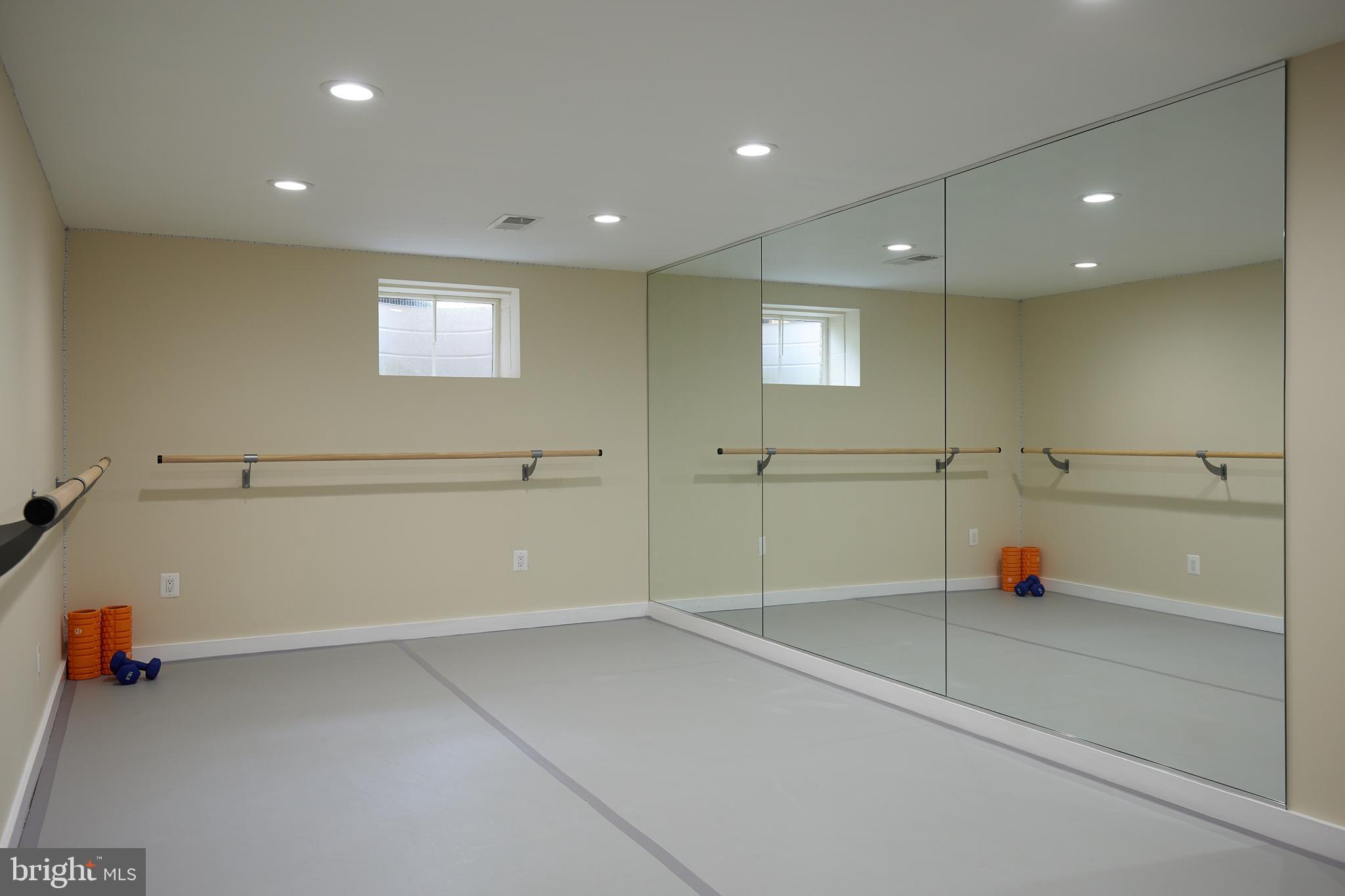 7209 Marbury Road Bethesda, MD 20817 - Photo 31 of 36