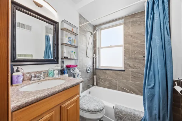 $775,000 | 180 Washington Street, Unit 2, Jersey City, NJ 07302