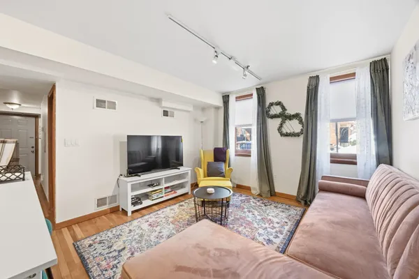 $775,000 | 180 Washington Street, Unit 2, Jersey City, NJ 07302