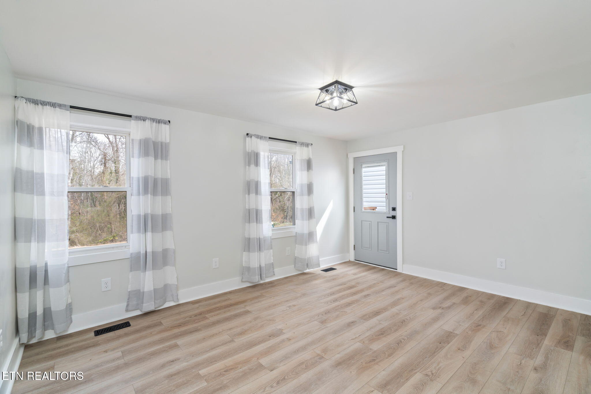 328 Jefferson Avenue Oak Ridge, TN 37830 - Photo 46 of 49 57-web-or-mls-328 Jefferson Ave-12