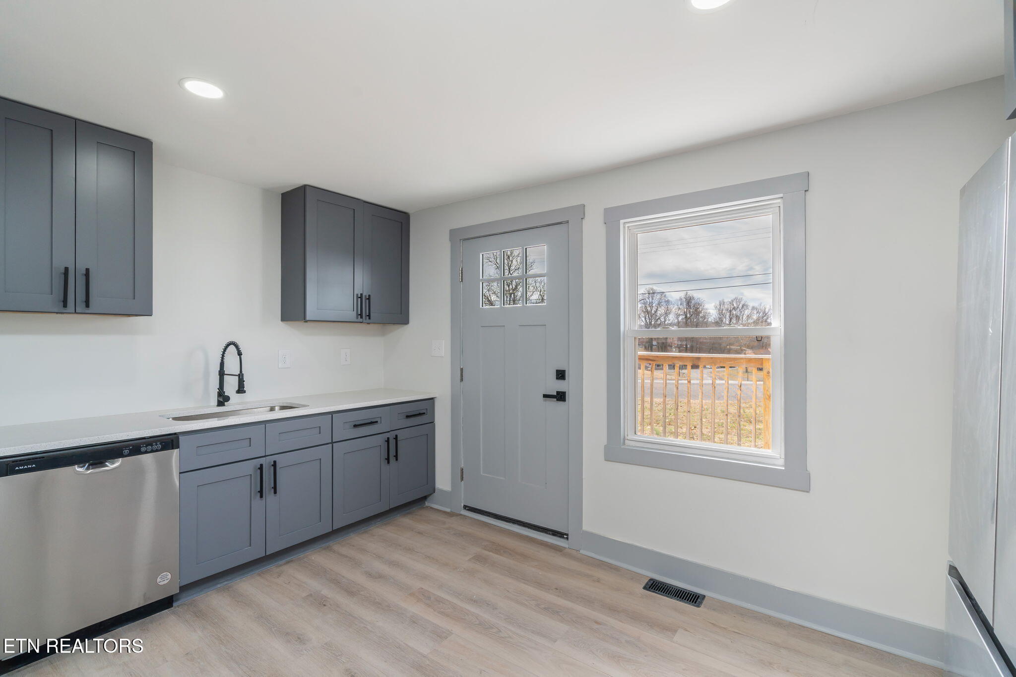 6-web-or-mls-332 Jefferson Ave-7
