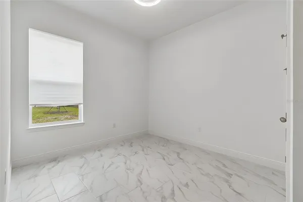 a view of livingroom with furniture