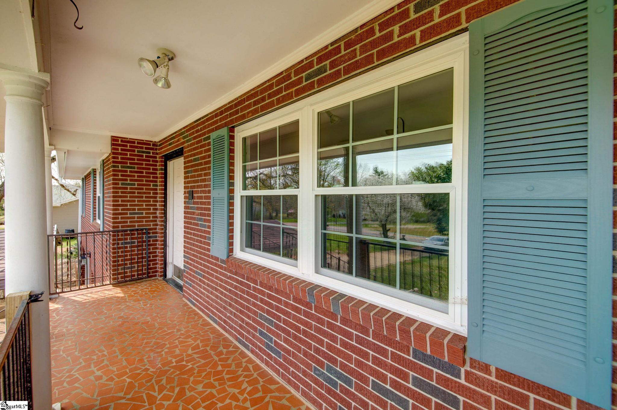 412 Hammett Bridge Road Greer, SC 29650 - Photo 2 of 26 Gallery Image 2