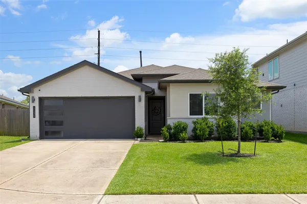 $2,100 | 1134 Della Lane, Rosharon, TX 77583