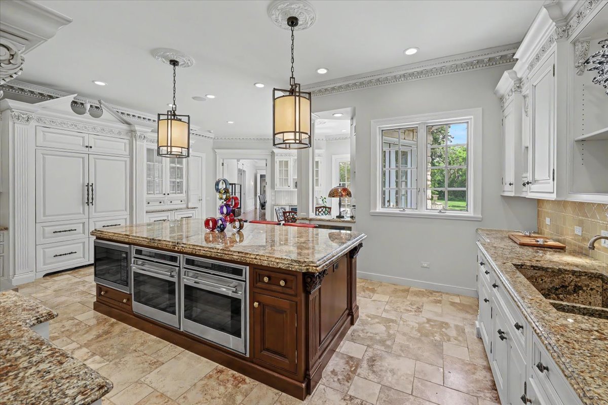 25W451 Plamondon Road Wheaton, IL 60189 - Photo 25 of 66
