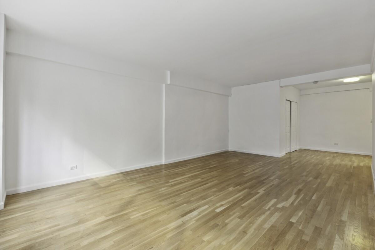 333 East 46th Street, Unit 2C Manhattan, NY 10017 - Photo 2 of 5 a view of empty room