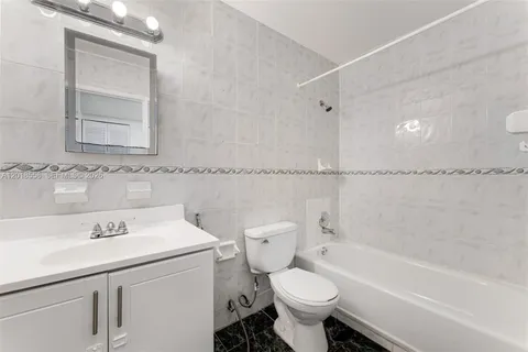 $260,000 | 1950 West 54th Street, Unit 412, Hialeah, FL 33012