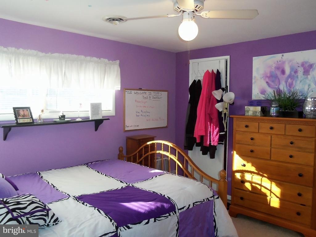 5730 Oakland Road Baltimore, MD 21227 - Photo 14 of 29 Bedroom