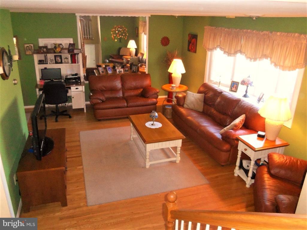 5730 Oakland Road Baltimore, MD 21227 - Photo 3 of 29 Gleaming hardwood floors