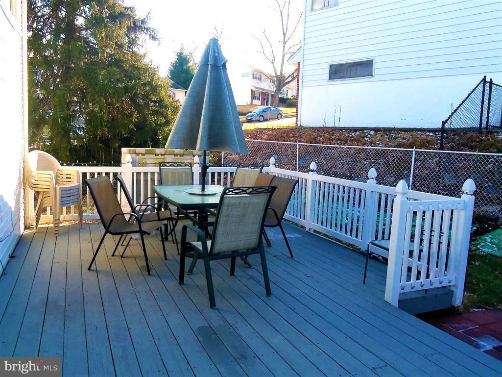 5730 Oakland Road Baltimore, MD 21227 - Photo 25 of 29 Big patio!