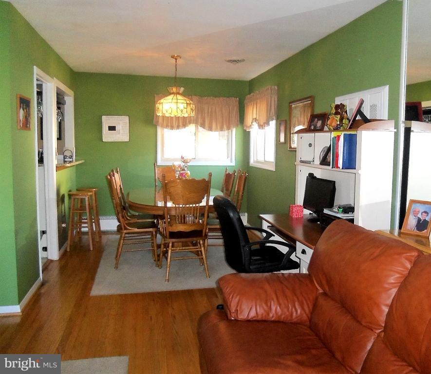 5730 Oakland Road Baltimore, MD 21227 - Photo 29 of 29 Open and bright floor plan