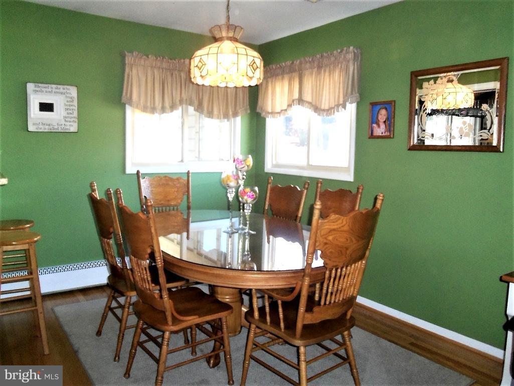 5730 Oakland Road Baltimore, MD 21227 - Photo 5 of 29 Separate dining room