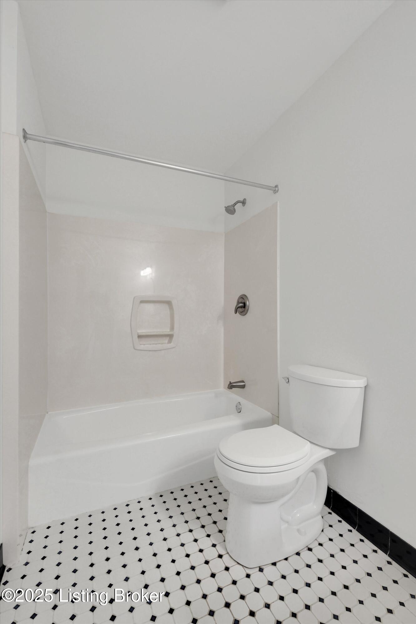 7700 Organ Creek Road Pendleton, KY 40055 - Photo 20 of 59 Full bathroom - 1st floor