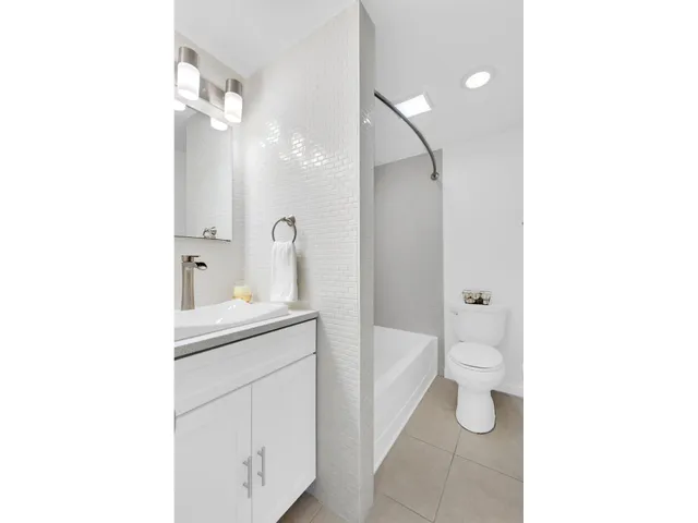 $999,000 | 302 East 19th Street, Unit 3B | Gramercy