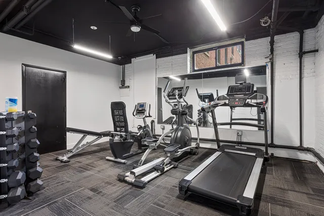 $1,995 | 7425 North Clark Street, Unit 3, Chicago, IL 60626