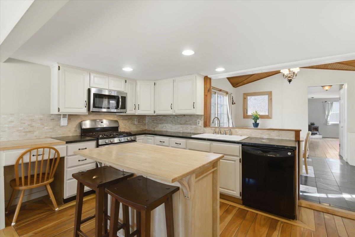 1768 Barnumville Road Manchester, VT 05255 - Photo 9 of 36