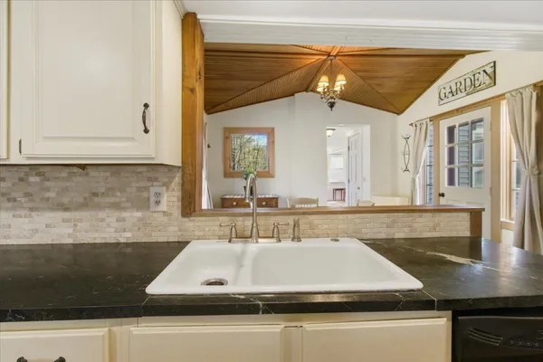 $395,000 | 1768 Barnumville Road, Manchester, VT 05255