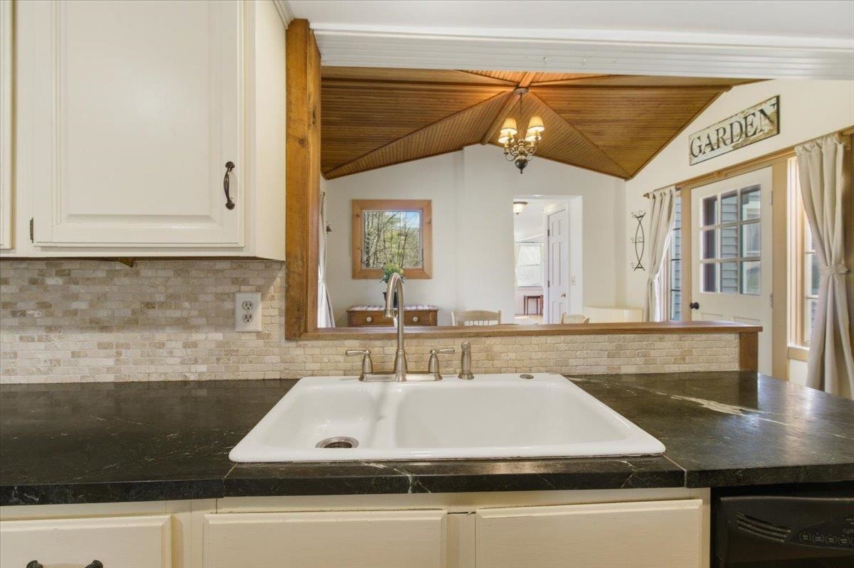 1768 Barnumville Road Manchester, VT 05255 - Photo 10 of 36