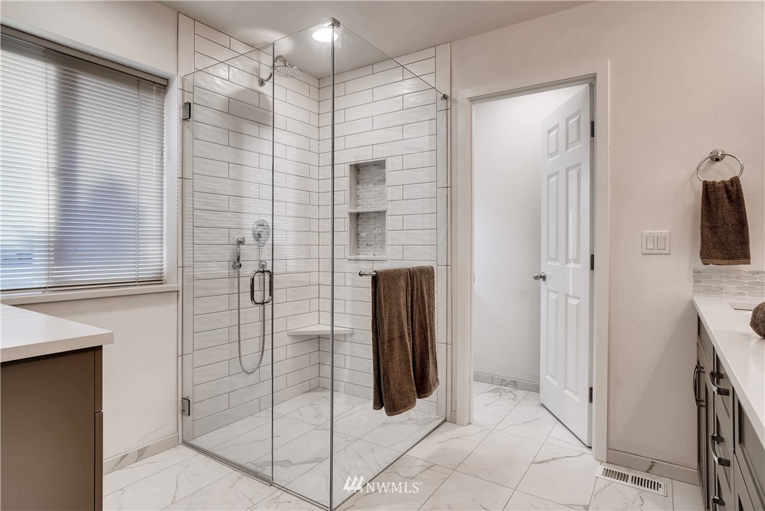 207 170th Street Southeast Bothell, WA 98012 - Photo 17 of 25