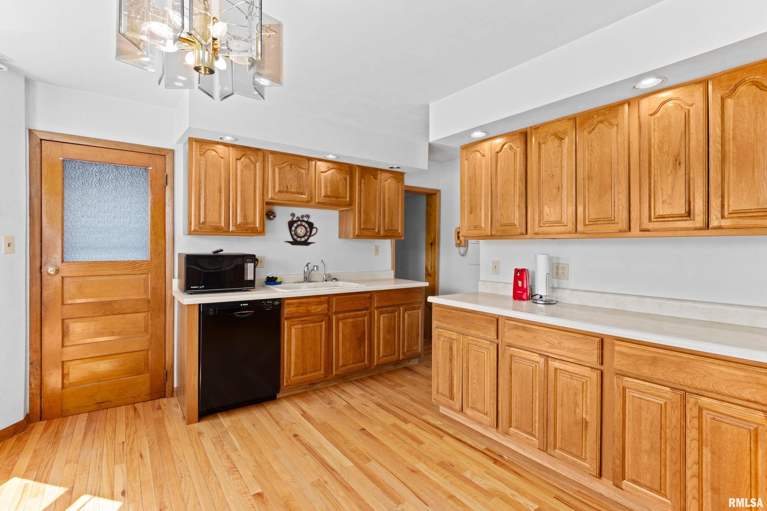 320 State Street Pekin, IL 61554 - Photo 12 of 32