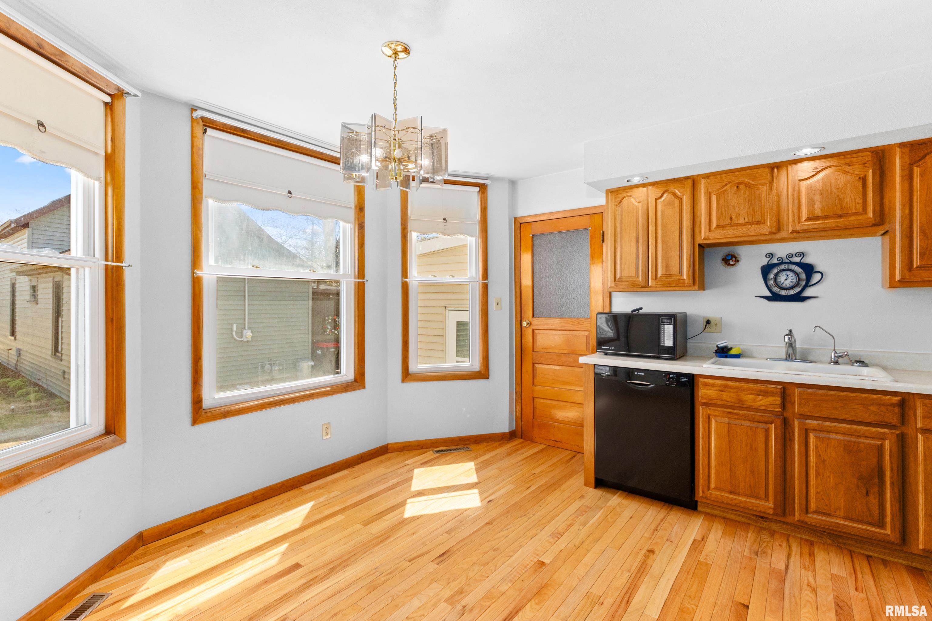 320 State Street Pekin, IL 61554 - Photo 13 of 32