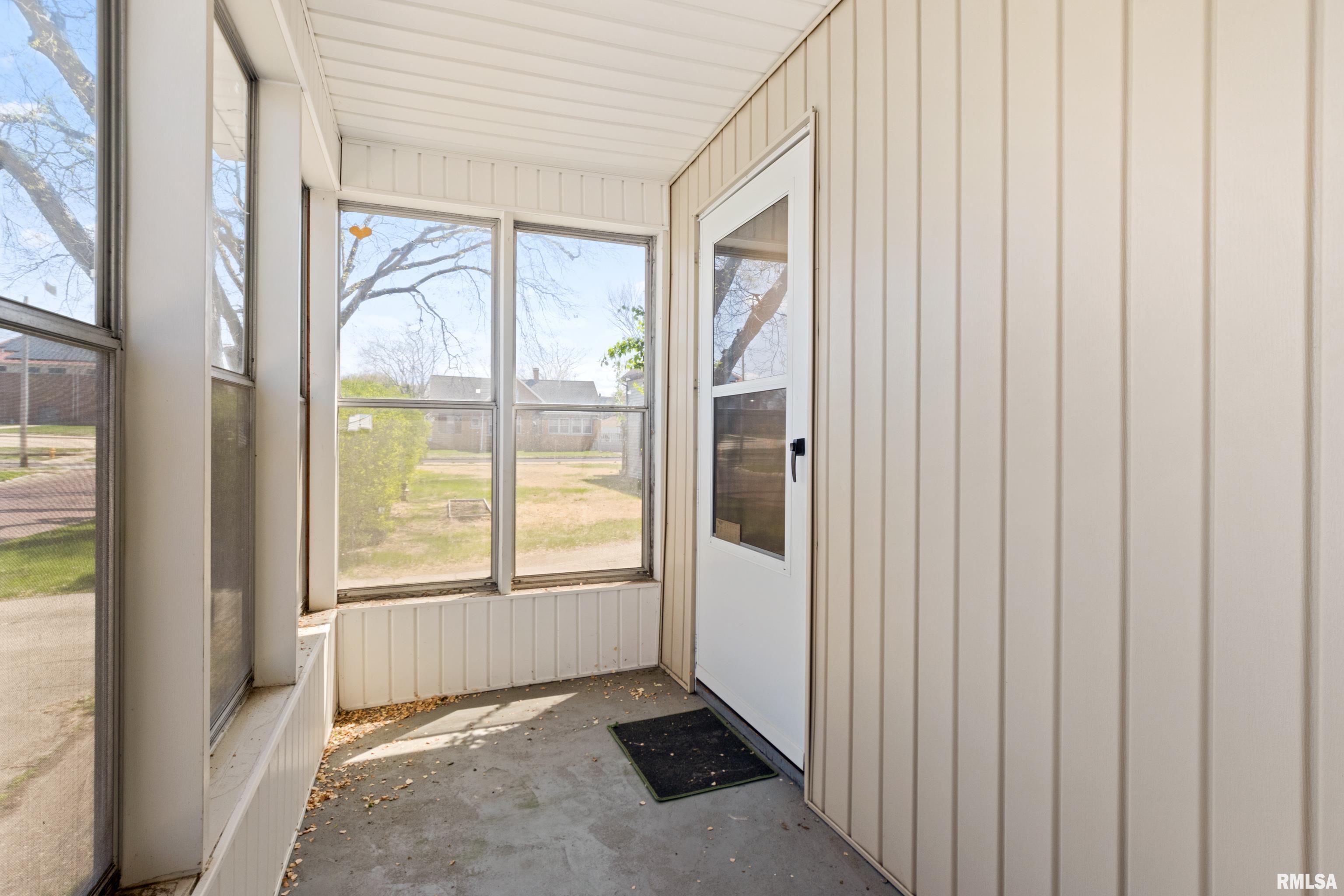 320 State Street Pekin, IL 61554 - Photo 3 of 32