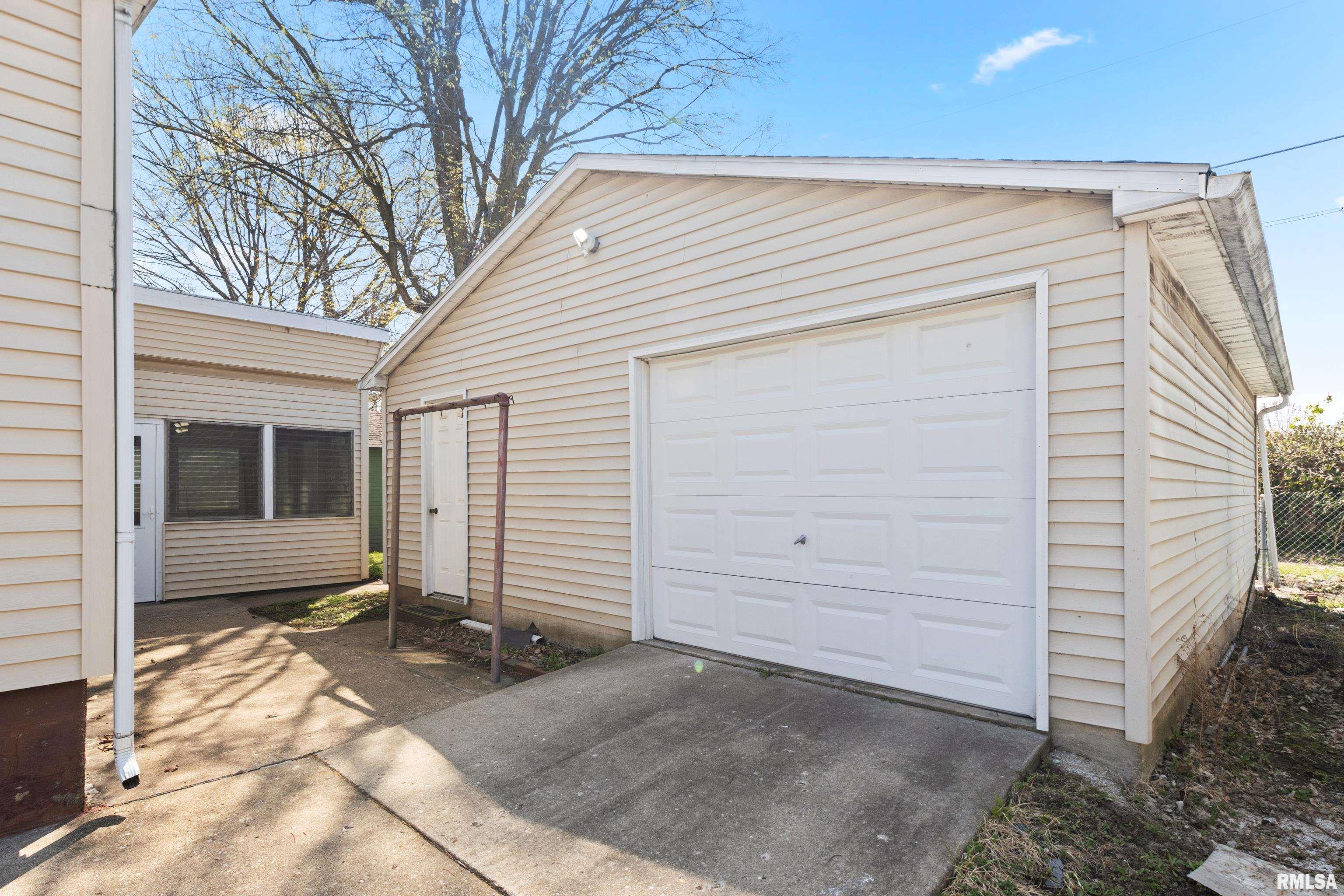 320 State Street Pekin, IL 61554 - Photo 31 of 32