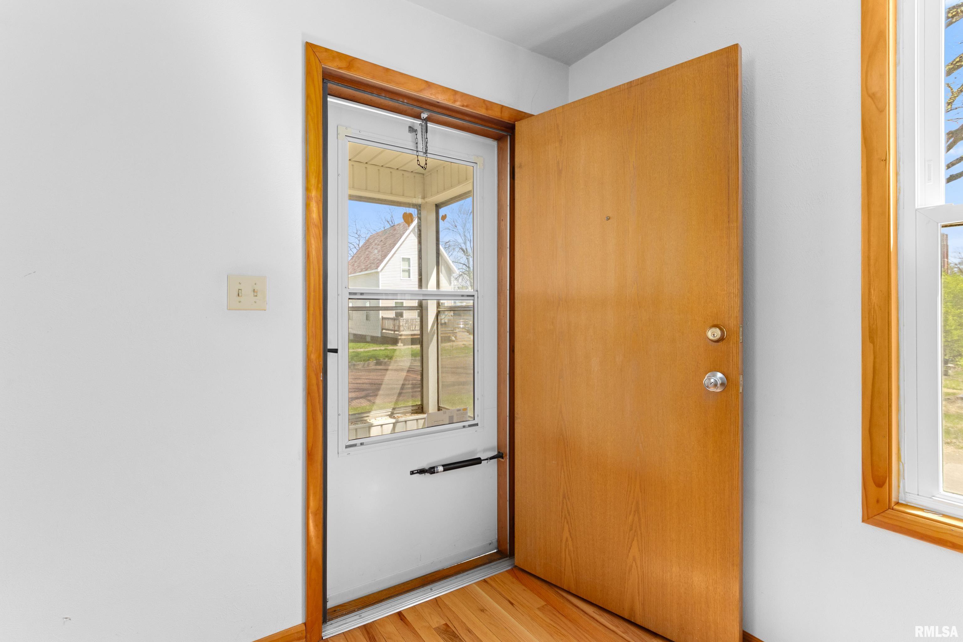 320 State Street Pekin, IL 61554 - Photo 5 of 32