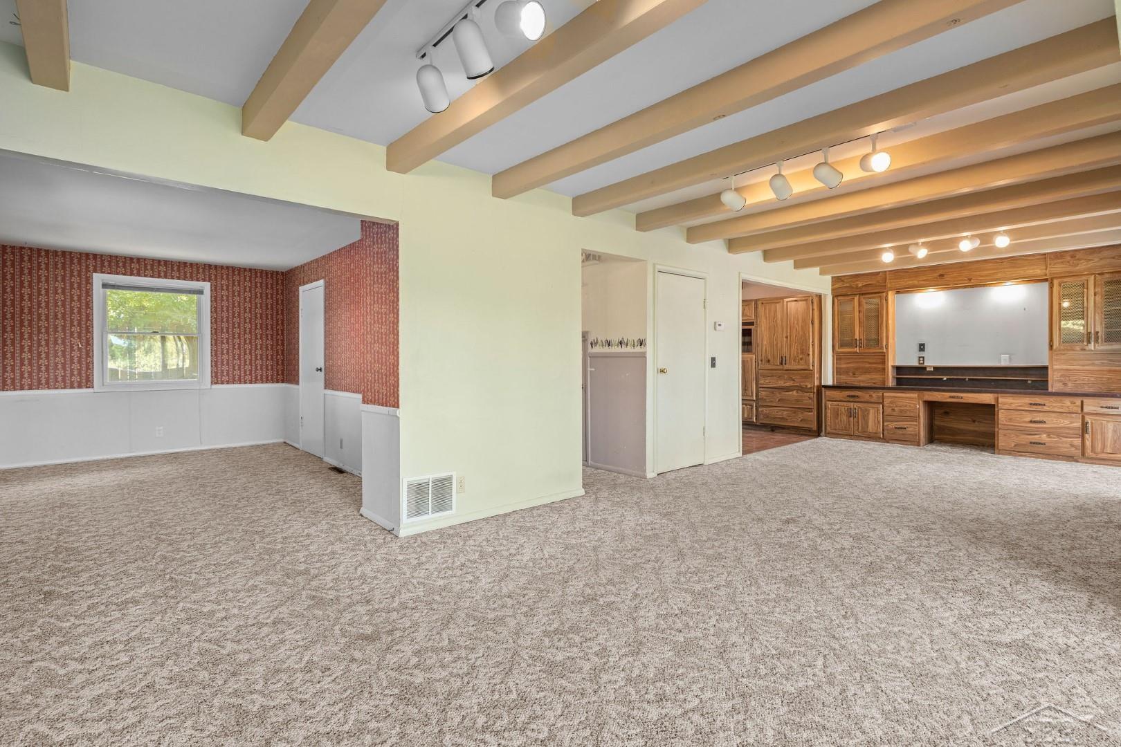 4750 East Kent Road Freeland, MI 48623 - Photo 19 of 44 50085313-18.JPG